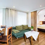 Neue Post - Apartments